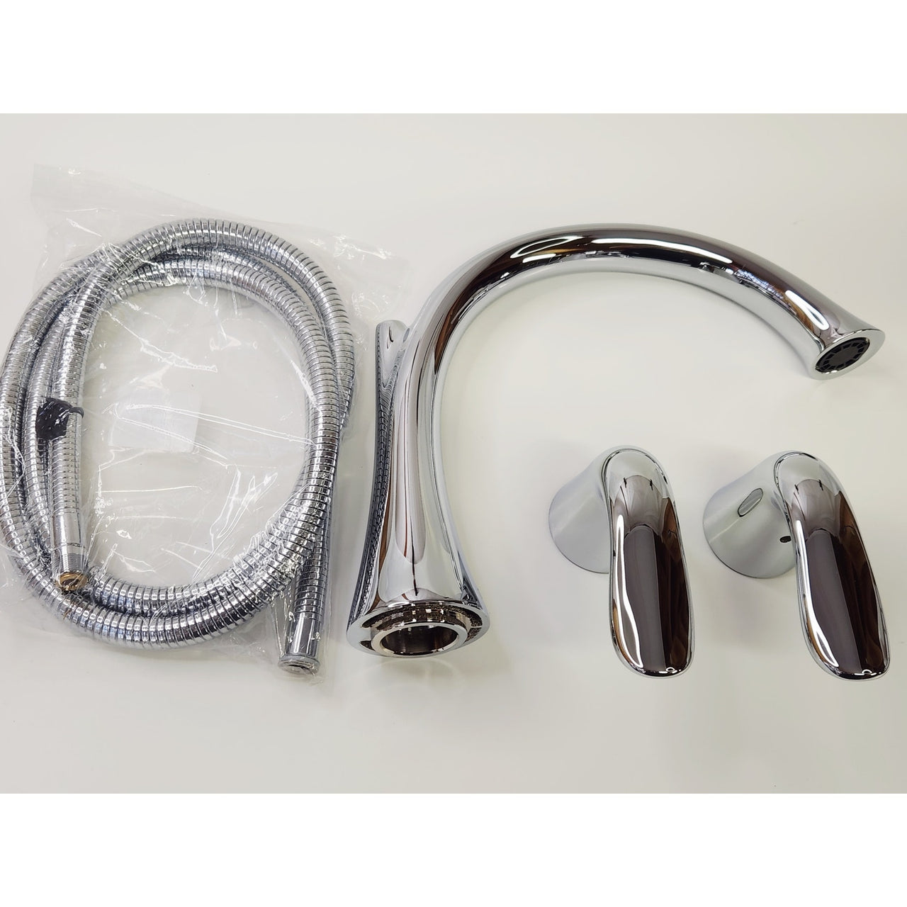 Delta T4738 Lahara Deck Mounted Roman Tub Filler Trim with Hand Shower - Chrome