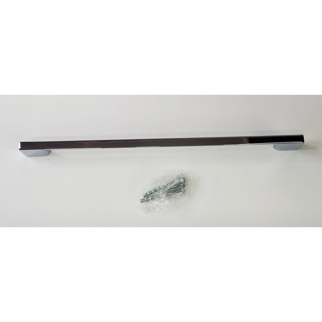 Jeffrey Alexander 635-256PC Sutton Cabinet Handle / Drawer Pull - Chrome READ