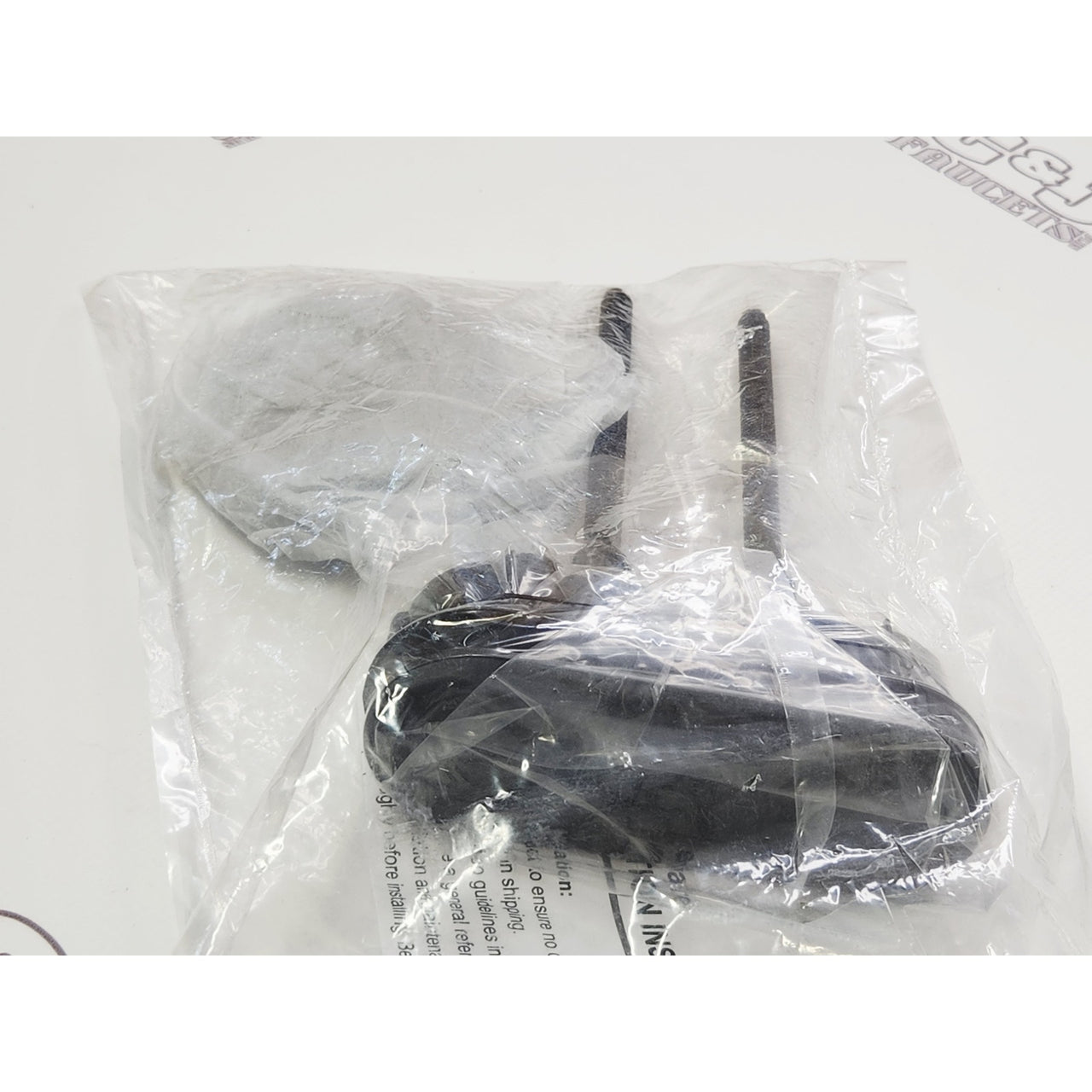 Swiss Madison SM-CH04B Colored Toilet Hardware w/Dual Flush Push Button - Black