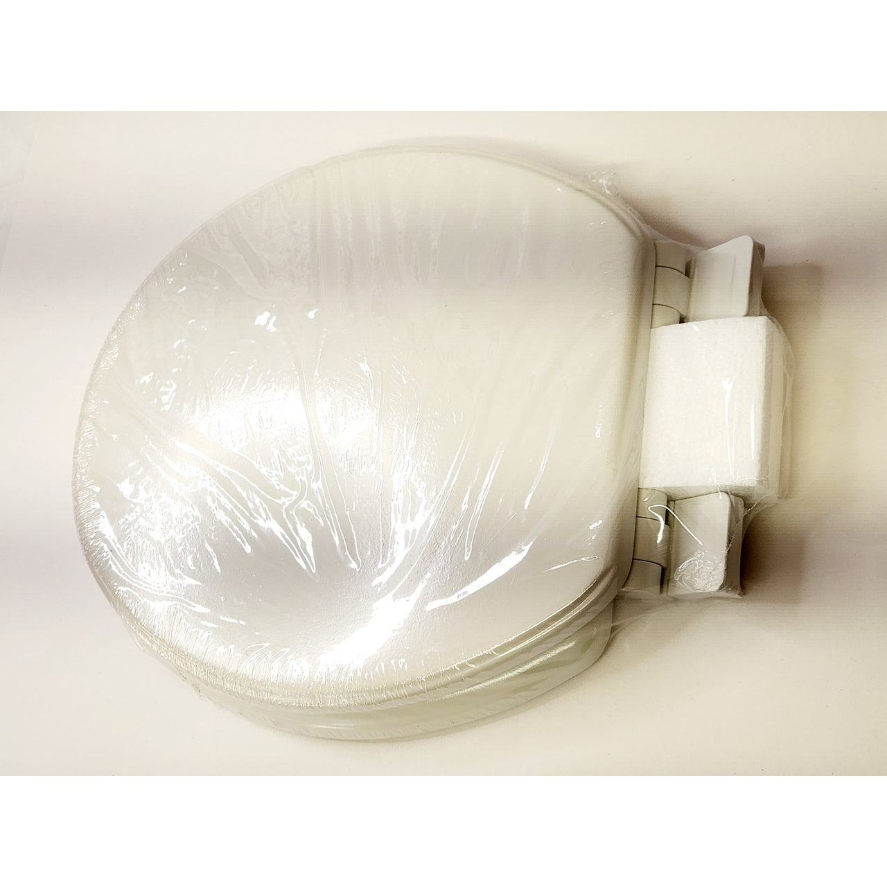 American Standard 5268B60CL020 Moments Wood Round Soft Close Toilet Seat - White