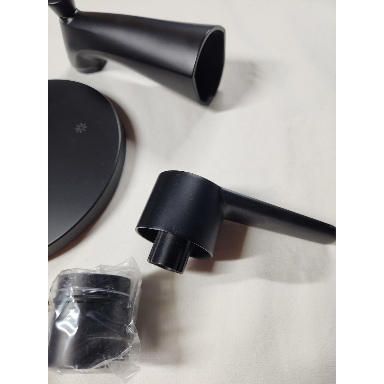 Pfister R89-070B Pfirst Modern 1-Handle Tub & Shower Trim Kit - Matte Black READ