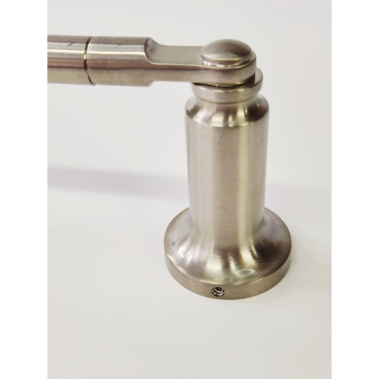 Delta 73518-SS Saylor 18" Towel Bar - Brilliance Stainless READ