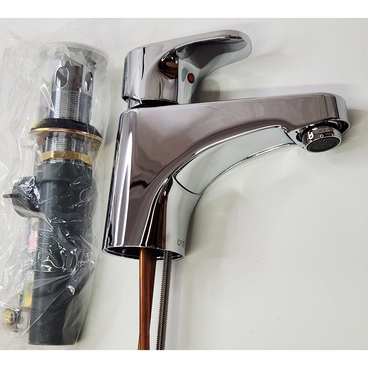 Moen 46100 Edgestone Single Hole Centerset Bathroom Faucet with Drain - Chrome