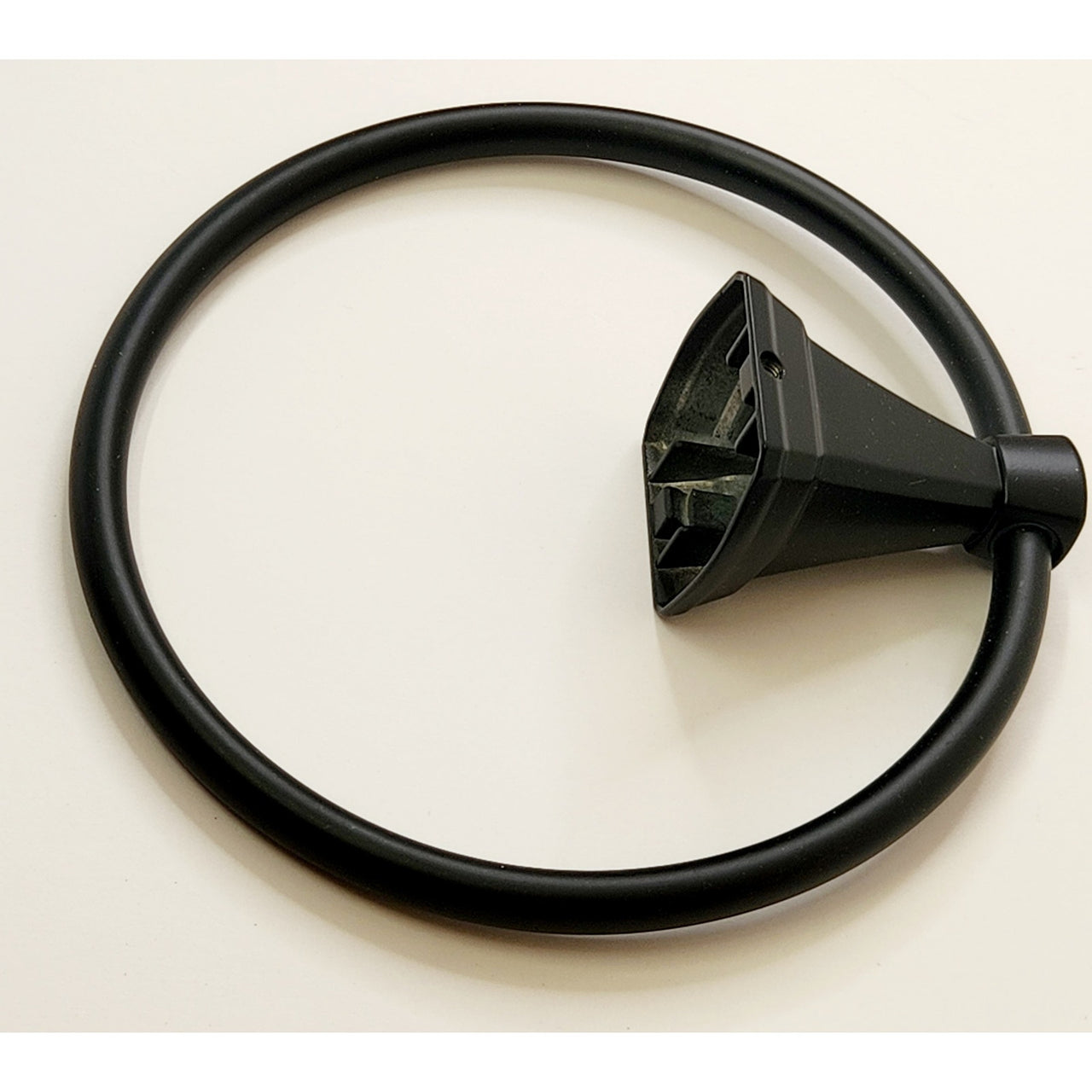 Delta FLY46-MB-R Flynn Wall Mount Single Towel Ring - Matte Black READ