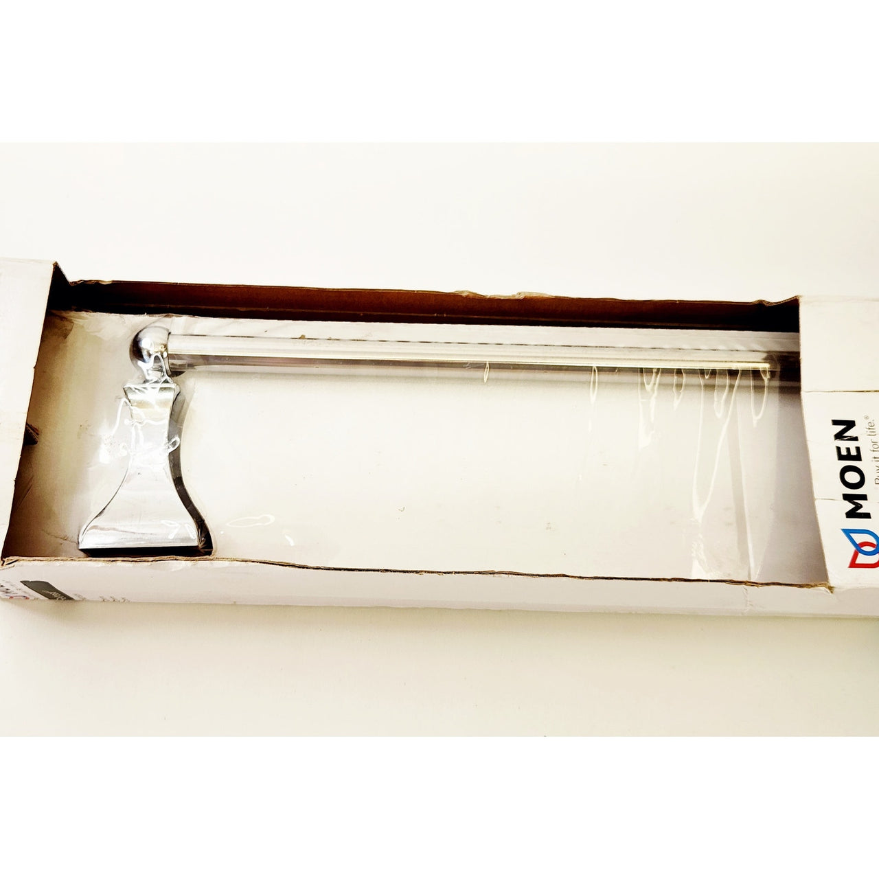 Moen DN8318CH Retreat Collection 18" Towel Bar - Chrome