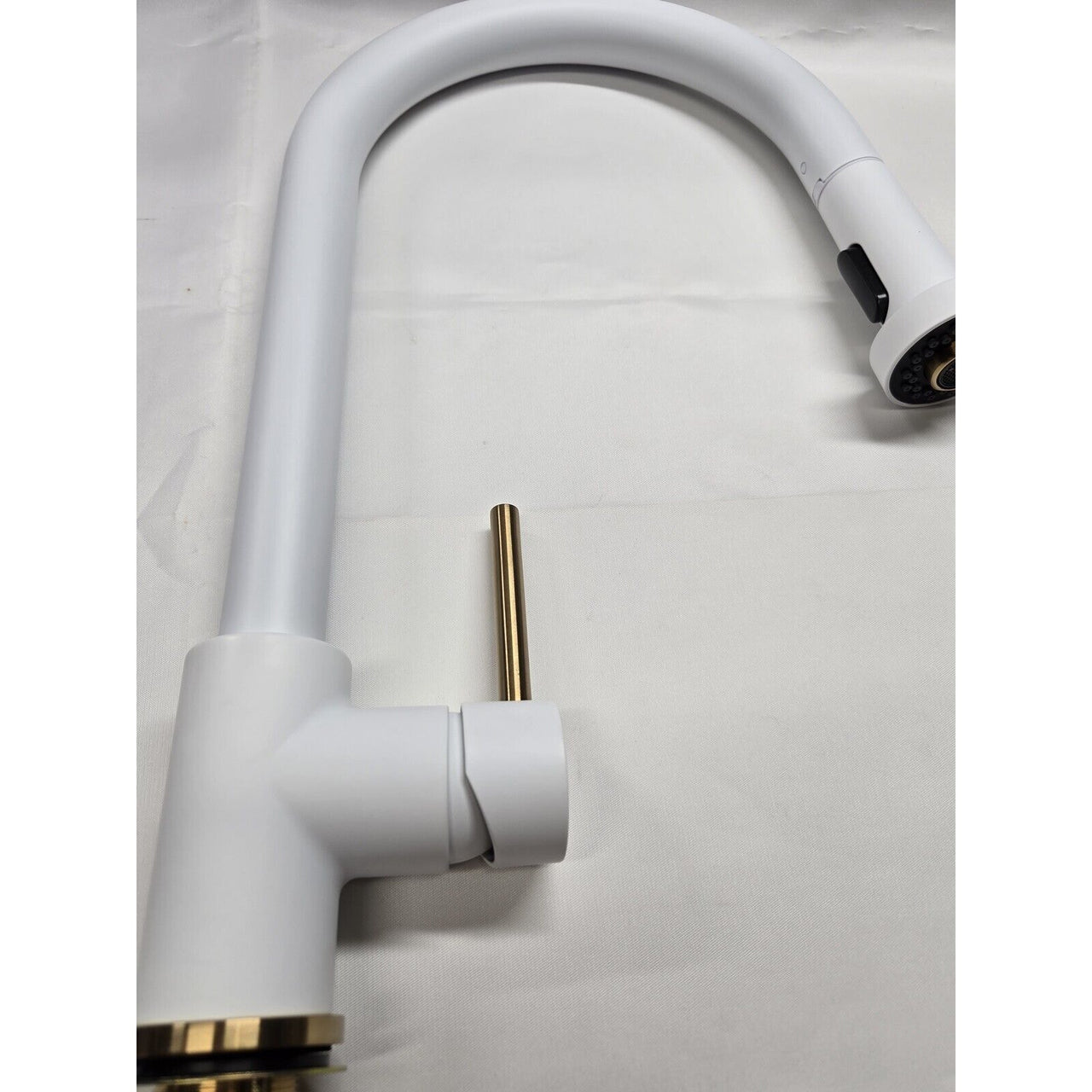 Signature Hardware 484594 Ridgeway 1-Handle Pull-Down Kitchen Faucet-White/Gold